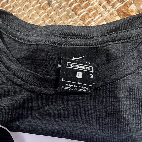 Youth Nike shirt - Picture 2 of 2